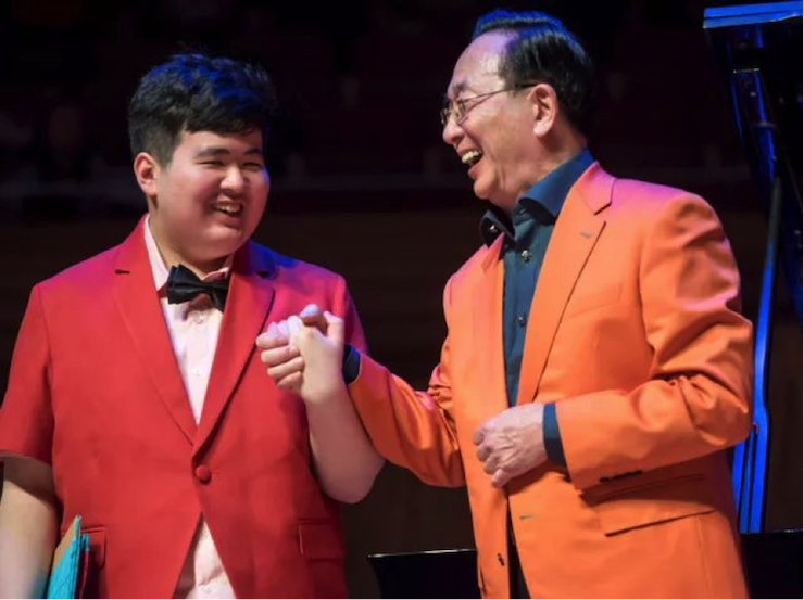 世界自闭症日，利来w66未来艺术家刘明康与他的朋友们温情奏响“音乐与梦想”慈善音乐会